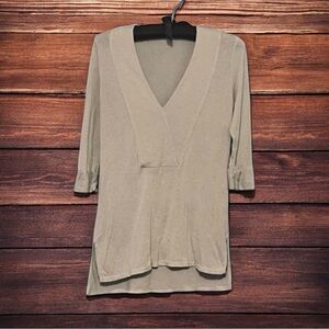 MICKEY & JENNY KNIT TUNIC SIZE XS